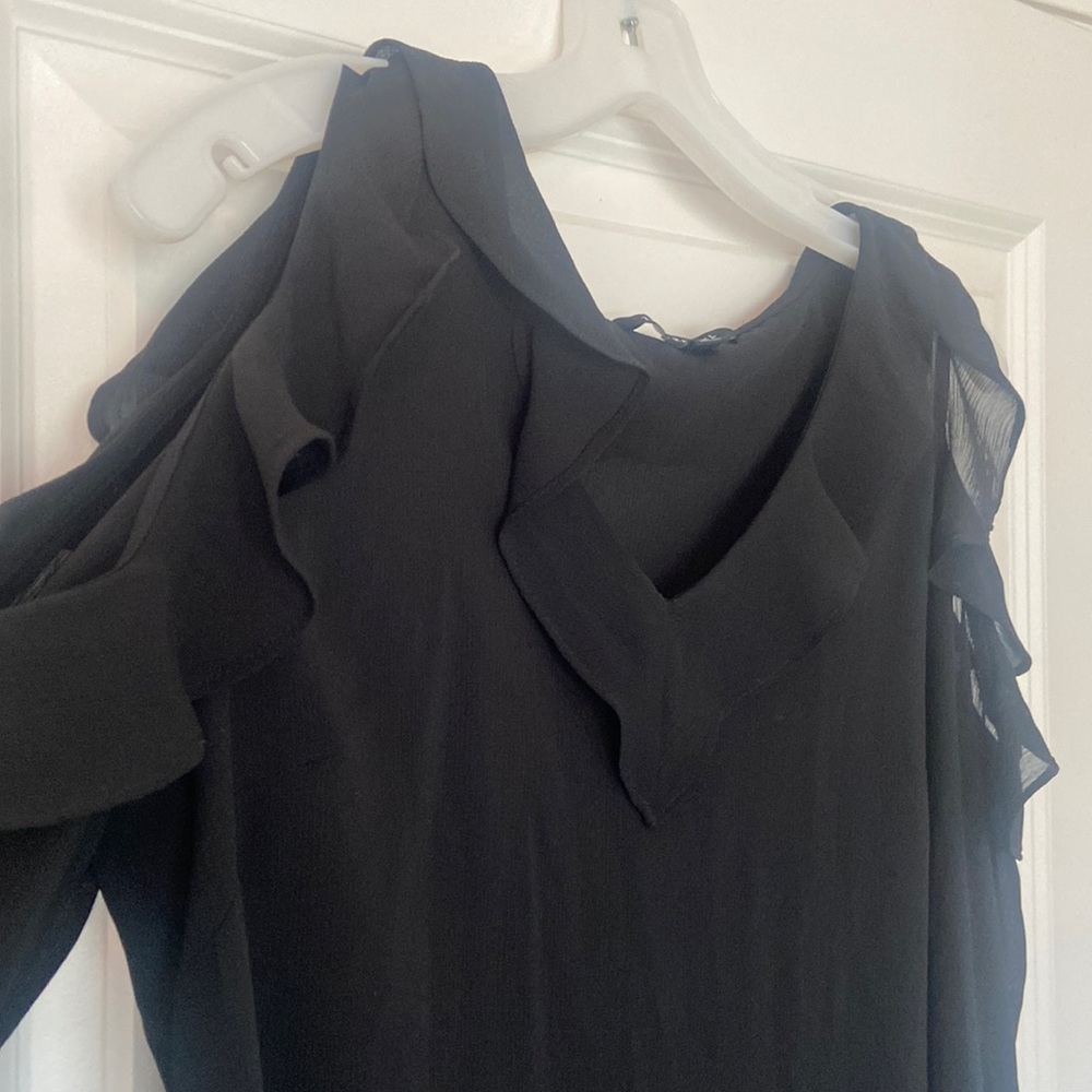 V Neck Ruffle Chiffon Top - Picture 7 of 7